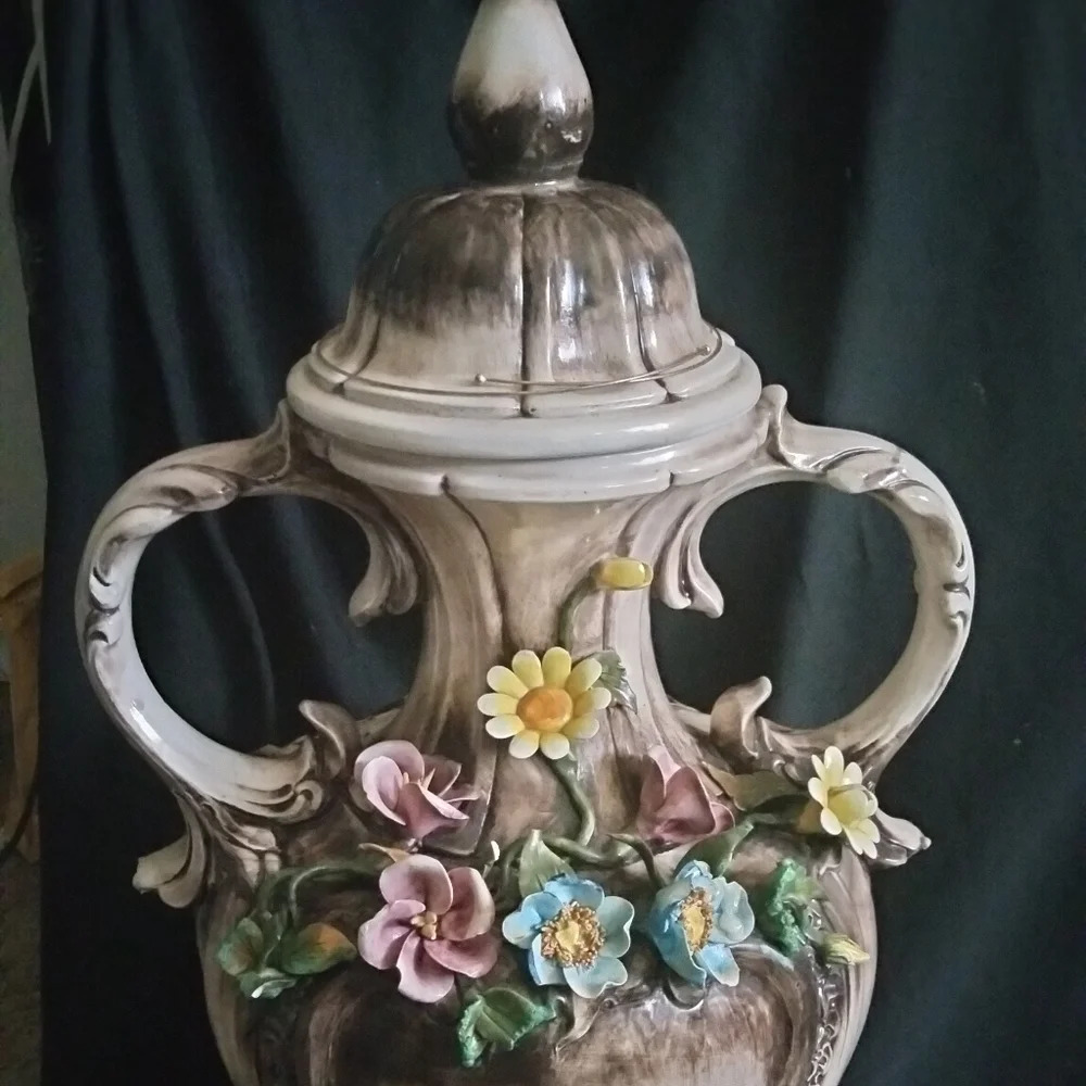 Capodimonte Vase Floral